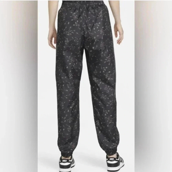 NIKE Icon Clash Oversized Mid-Rise Rosebud Gorpcore Style Joggers(S) - Picture 5 of 12